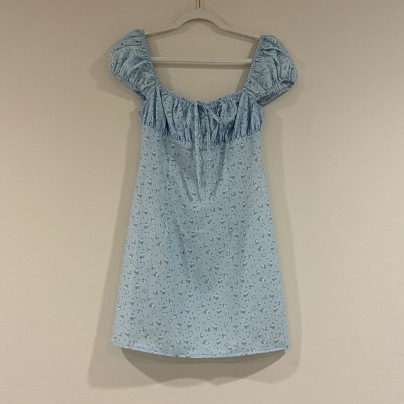 Princess Polly Dresses & Skirts - Princess Polly Blue Floral Mini Dress